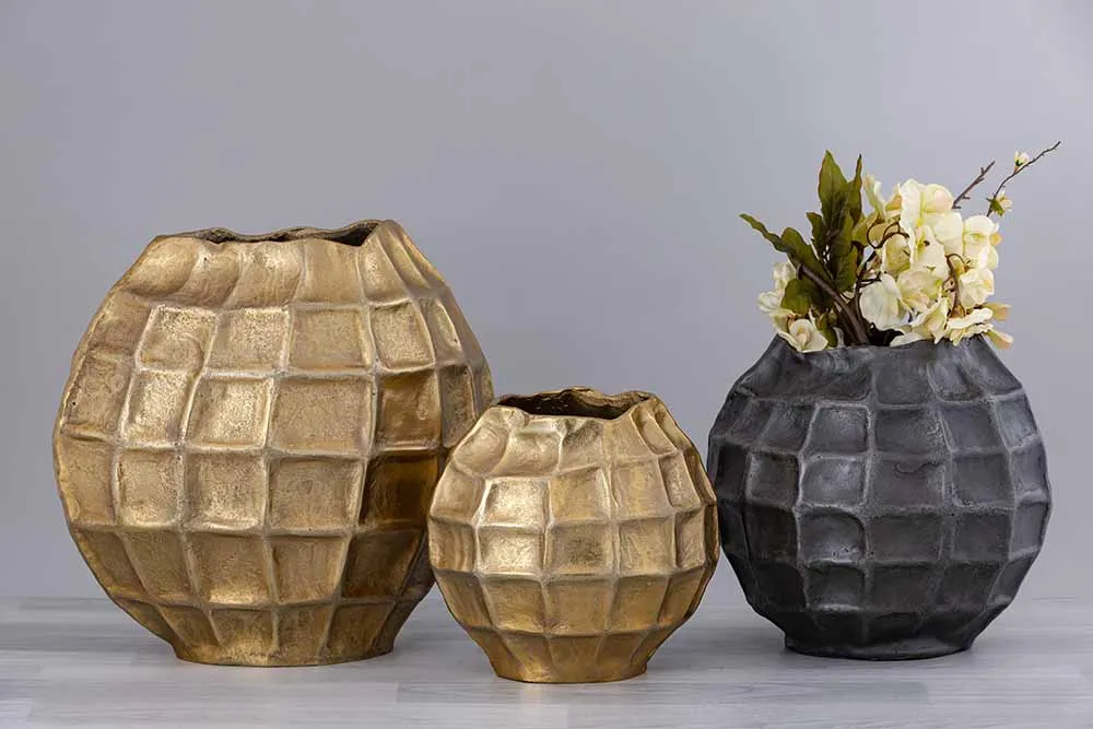 Bronze vase black — Gift Items sourced from India by Straight to Source