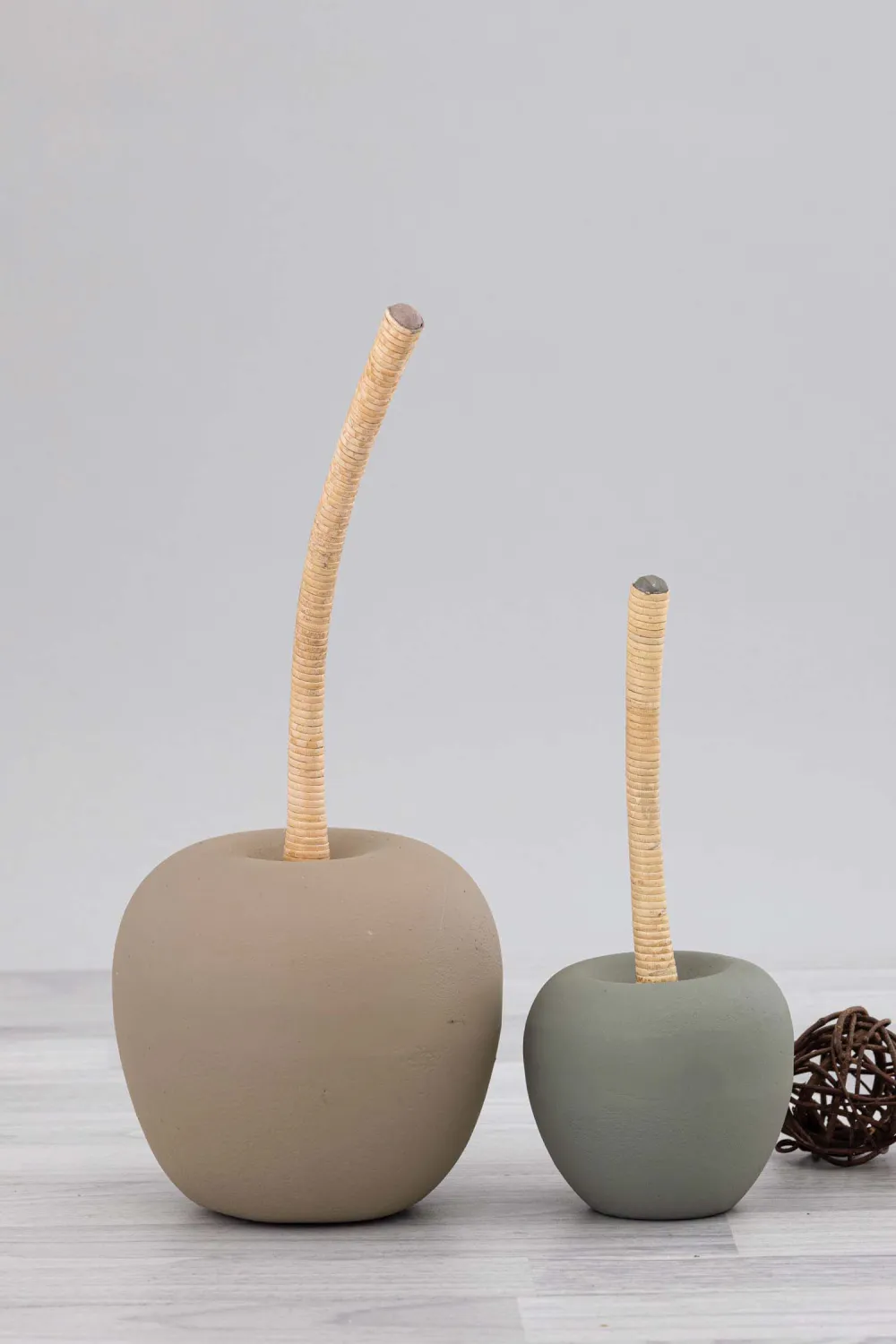 Ceramic vase modern — Gift Items sourced from India by Straight to Source